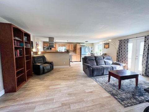 Tiny photo for 2922 SW Metolius Avenue, Redmond, OR 97756 (MLS # 220211479)