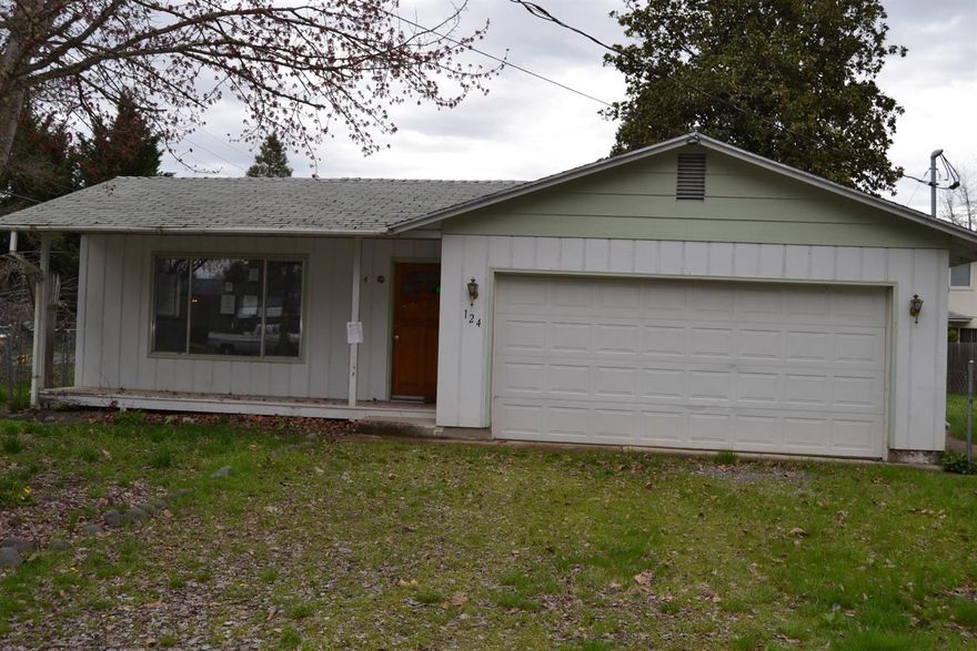 Large lot nice size back/side yard and quiet neighborhood. The home just needs a bit of TLC here, Opportunity knocks. Come check it out as this is a lot of home for a low price.