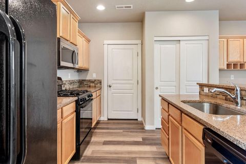 Tiny photo for 21332 Oconnor Way, Bend, OR 97701 (MLS # 220219752)