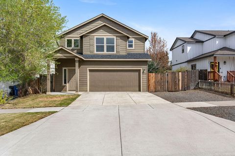 Tiny photo for 21332 Oconnor Way, Bend, OR 97701 (MLS # 220219752)