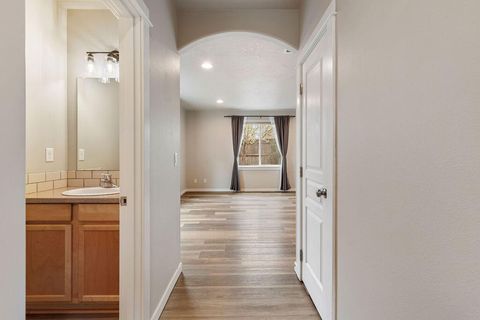 Tiny photo for 21332 Oconnor Way, Bend, OR 97701 (MLS # 220219752)