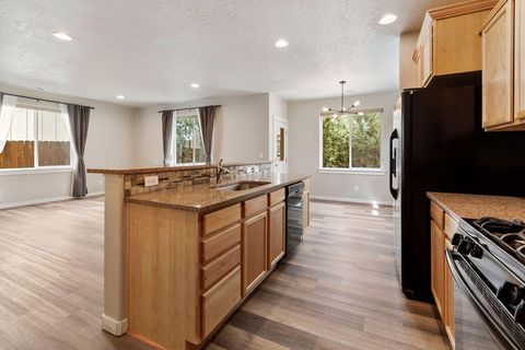 Tiny photo for 21332 Oconnor Way, Bend, OR 97701 (MLS # 220219752)