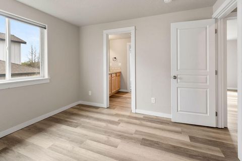 Tiny photo for 21332 Oconnor Way, Bend, OR 97701 (MLS # 220219752)