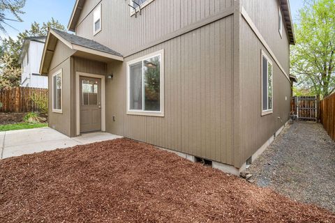Tiny photo for 21332 Oconnor Way, Bend, OR 97701 (MLS # 220219752)