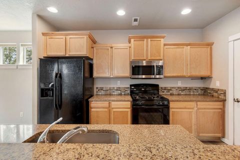 Tiny photo for 21332 Oconnor Way, Bend, OR 97701 (MLS # 220219752)