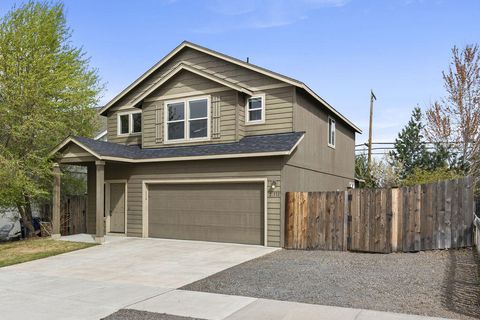 Tiny photo for 21332 Oconnor Way, Bend, OR 97701 (MLS # 220219752)