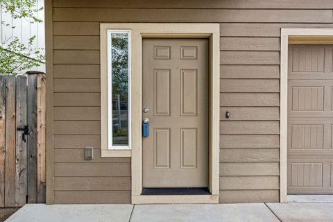 Tiny photo for 21332 Oconnor Way, Bend, OR 97701 (MLS # 220219752)