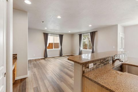 Tiny photo for 21332 Oconnor Way, Bend, OR 97701 (MLS # 220219752)