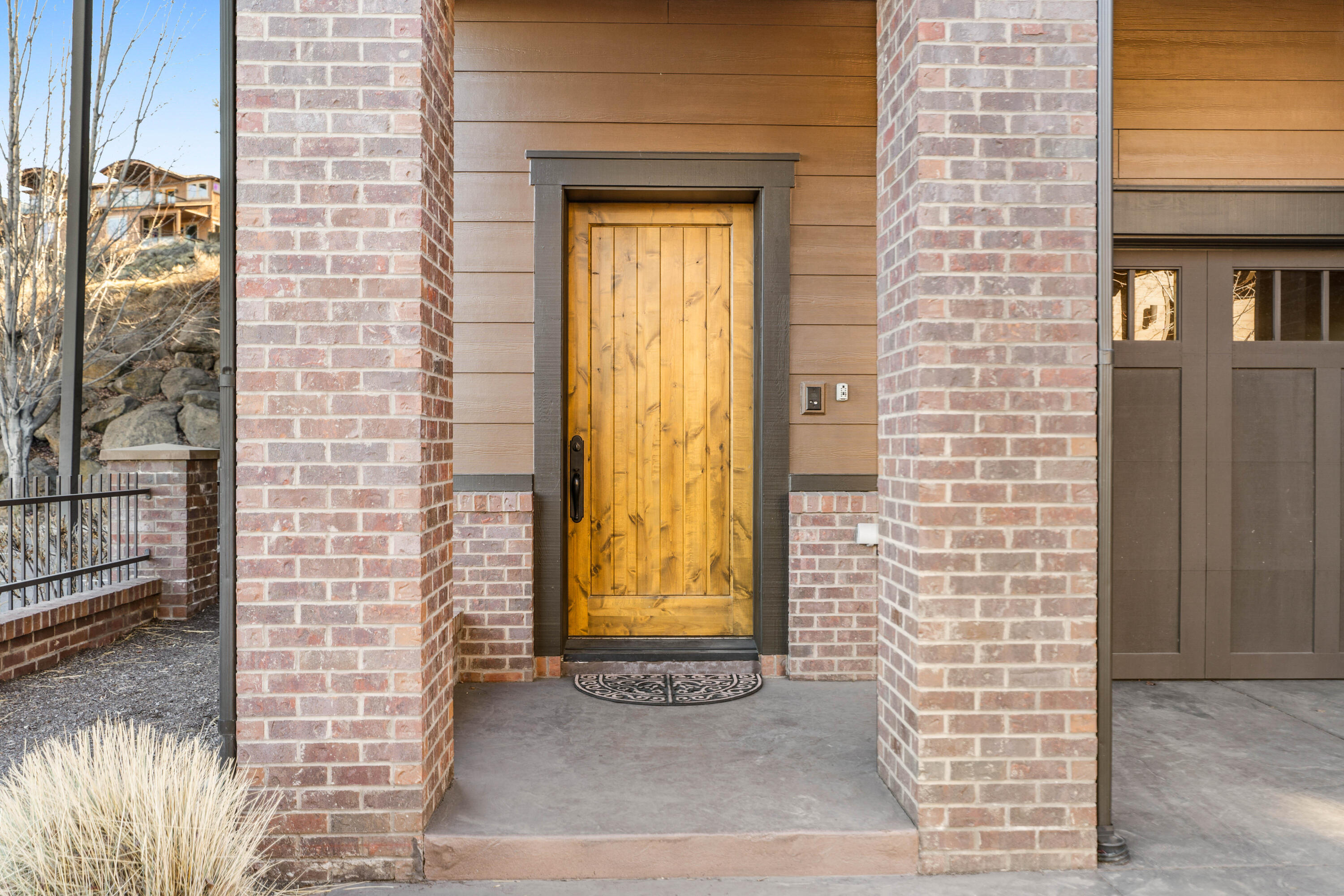 854 SW Crestline Drive