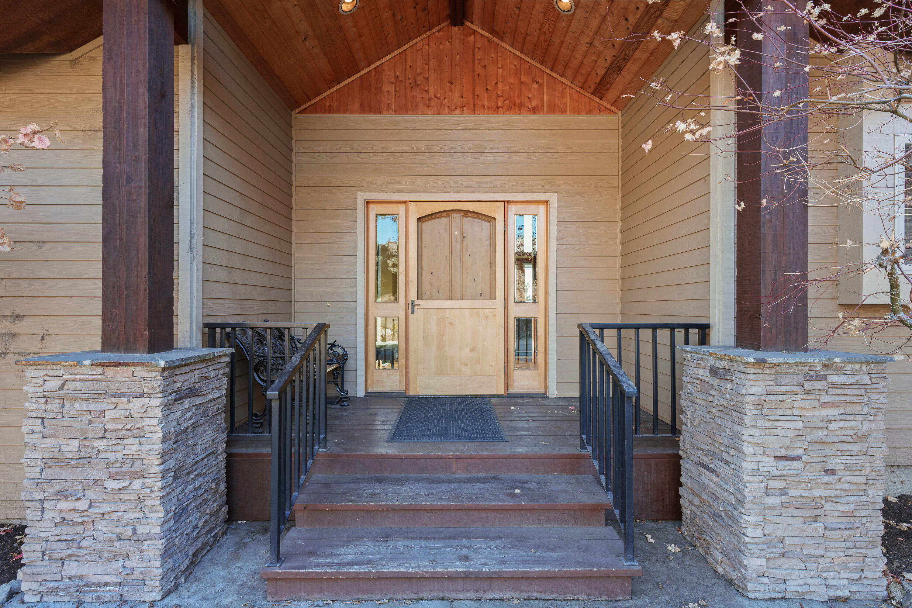 268 NW Scenic Heights Drive