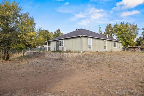 Tiny photo for 3126 Cortez Street, Klamath Falls, OR 97601 (MLS # 220210761)