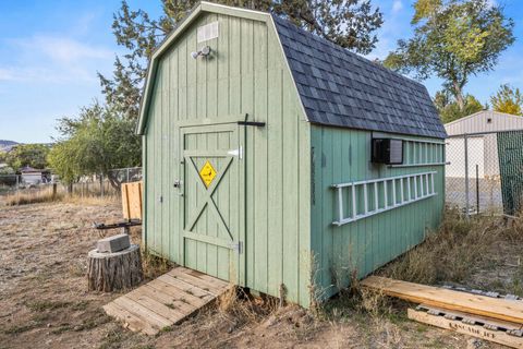 Tiny photo for 3126 Cortez Street, Klamath Falls, OR 97601 (MLS # 220210761)