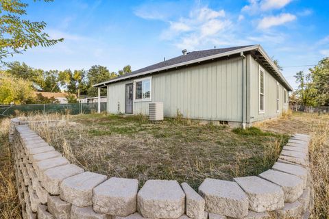 Tiny photo for 3126 Cortez Street, Klamath Falls, OR 97601 (MLS # 220210761)