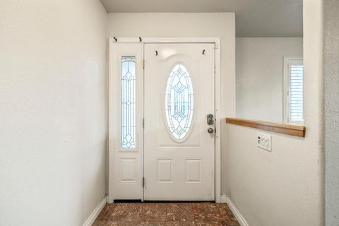 Tiny photo for 3126 Cortez Street, Klamath Falls, OR 97601 (MLS # 220210761)