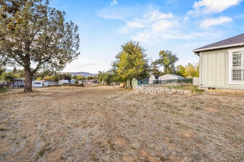Tiny photo for 3126 Cortez Street, Klamath Falls, OR 97601 (MLS # 220210761)