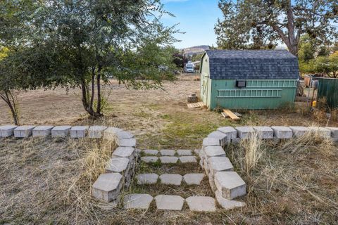 Tiny photo for 3126 Cortez Street, Klamath Falls, OR 97601 (MLS # 220210761)