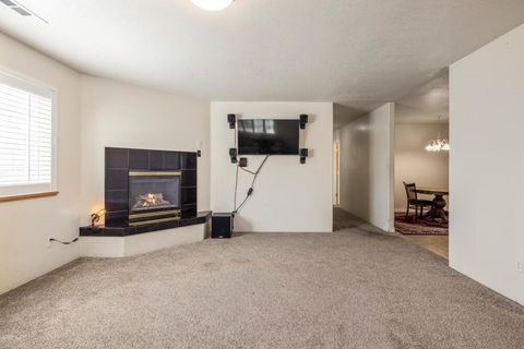 Tiny photo for 3126 Cortez Street, Klamath Falls, OR 97601 (MLS # 220210761)