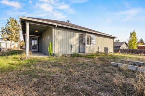 Tiny photo for 3126 Cortez Street, Klamath Falls, OR 97601 (MLS # 220210761)