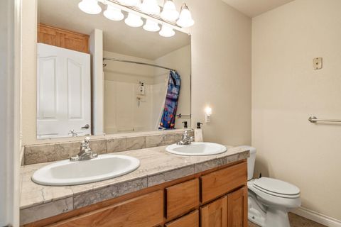 Tiny photo for 3126 Cortez Street, Klamath Falls, OR 97601 (MLS # 220210761)