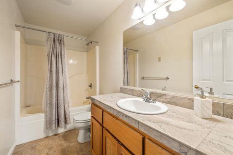 Tiny photo for 3126 Cortez Street, Klamath Falls, OR 97601 (MLS # 220210761)