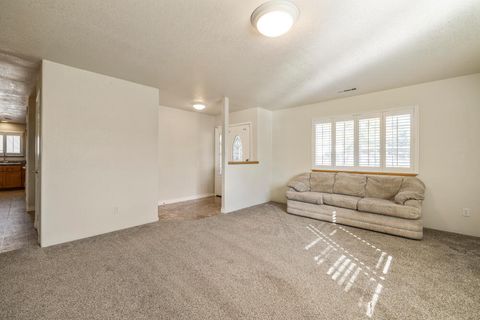 Tiny photo for 3126 Cortez Street, Klamath Falls, OR 97601 (MLS # 220210761)