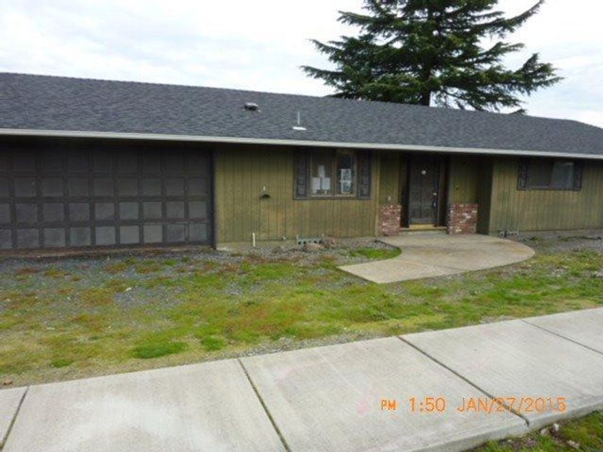 Great potential with SFR-10 zoning. Buyer to preform their own due diligence for property uses. This home features a large living room with a fireplace, nice size dining area with slider to back patio. Currently 3 bedrooms with a small den/office that could be a fourth bedroom.