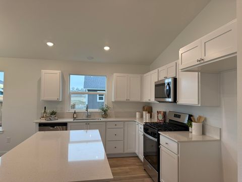 Tiny photo for 237 SE Peppermint Loop #4, Culver, OR 97734 (MLS # 220219300)