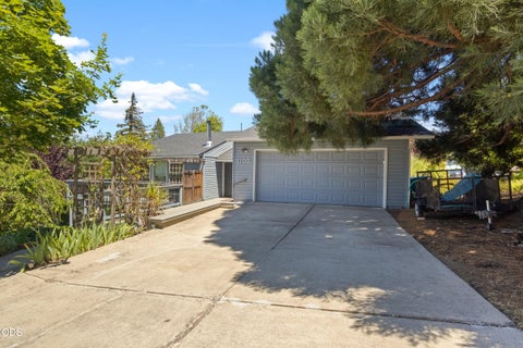 Photo of 1100 Beswick Way, Ashland, OR 97520 (MLS # 220223464)