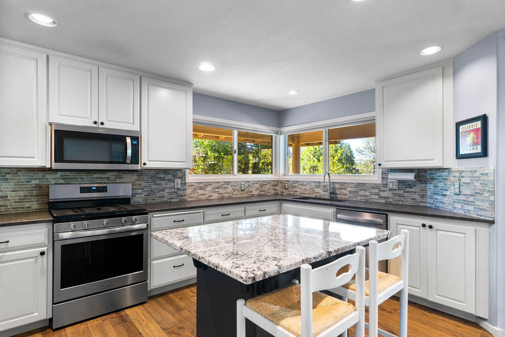 Fairway Point Villag - Residential