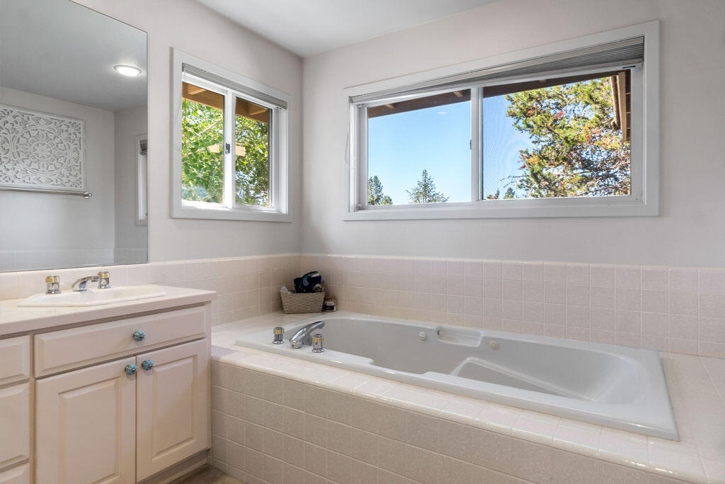 Fairway Point Villag - Residential