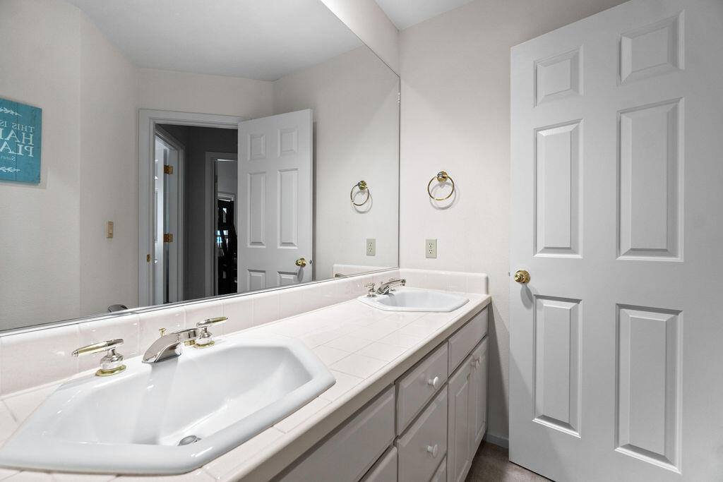 Fairway Point Villag - Residential