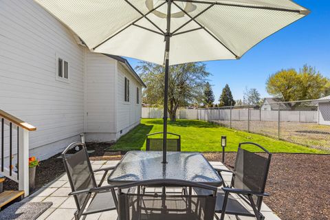 Tiny photo for 5756 Leland Drive, Klamath Falls, OR 97603 (MLS # 220220143)