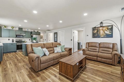 Tiny photo for 5756 Leland Drive, Klamath Falls, OR 97603 (MLS # 220220143)