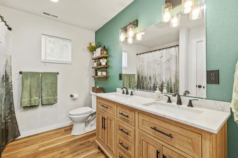 Tiny photo for 5756 Leland Drive, Klamath Falls, OR 97603 (MLS # 220220143)