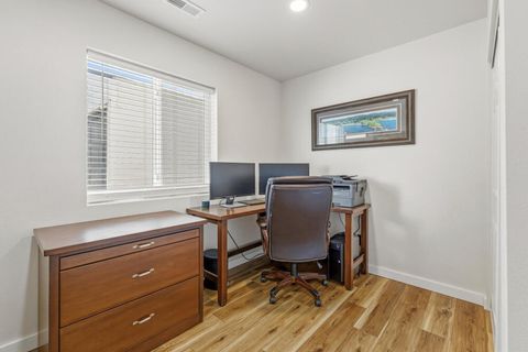 Tiny photo for 5756 Leland Drive, Klamath Falls, OR 97603 (MLS # 220220143)