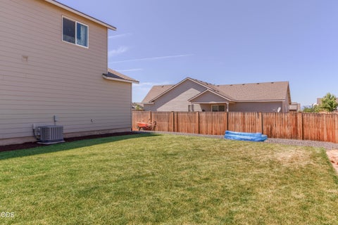 Tiny photo for 300 NW Double Eagle Avenue, Madras, OR 97741 (MLS # 220223359)