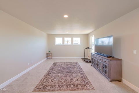 Tiny photo for 300 NW Double Eagle Avenue, Madras, OR 97741 (MLS # 220223359)