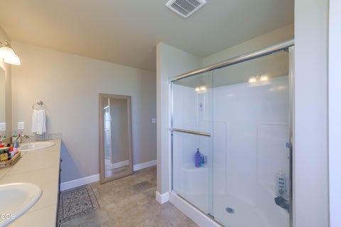 Tiny photo for 300 NW Double Eagle Avenue, Madras, OR 97741 (MLS # 220223359)