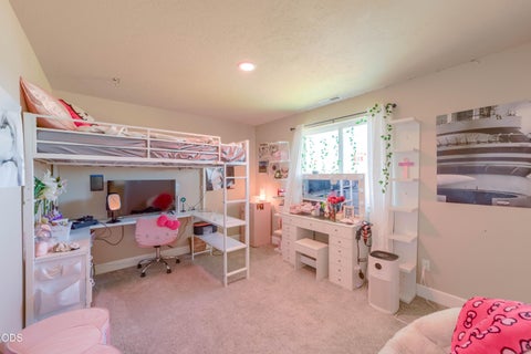 Tiny photo for 300 NW Double Eagle Avenue, Madras, OR 97741 (MLS # 220223359)
