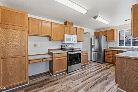 Tiny photo for 2150 SW 29th Street, Redmond, OR 97756 (MLS # 220224463)