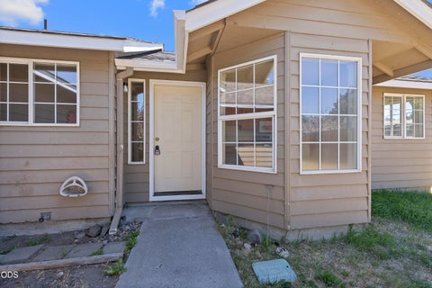 Tiny photo for 2150 SW 29th Street, Redmond, OR 97756 (MLS # 220224463)