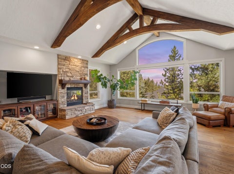 Photo of 1804 NW Remarkable Drive, Bend, OR 97703 (MLS # 220229426)