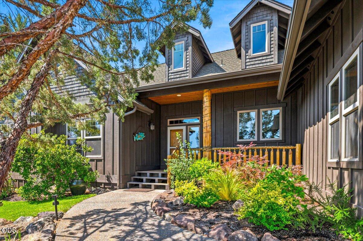 3525 SW 35th Place