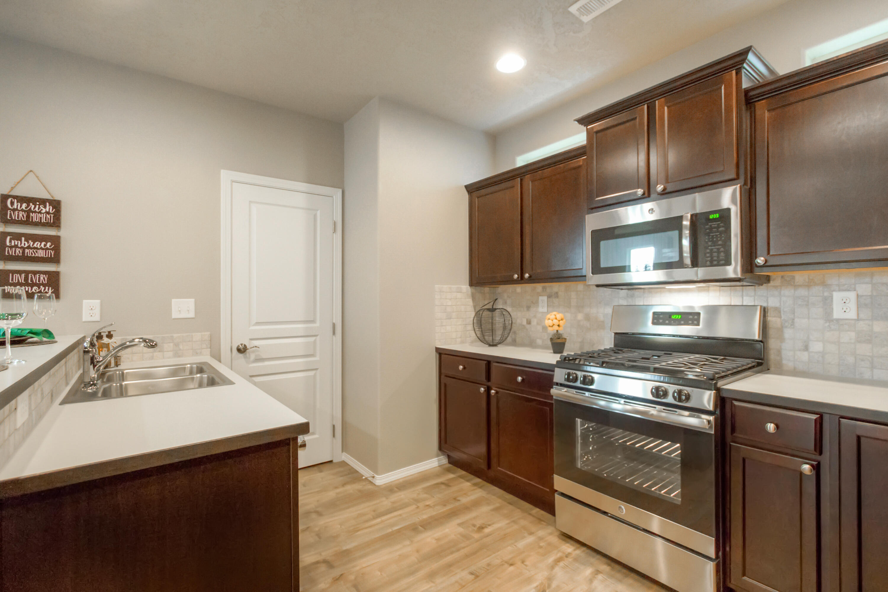 Mckenzie Meadow Vill - Residential