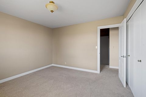 Tiny photo for 547 SW Bear Drive, Madras, OR 97741 (MLS # 220210971)