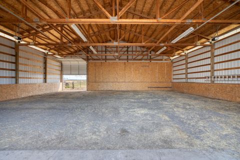 Tiny photo for 547 SW Bear Drive, Madras, OR 97741 (MLS # 220210971)