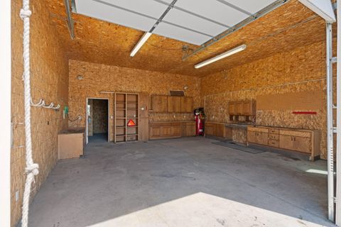 Tiny photo for 547 SW Bear Drive, Madras, OR 97741 (MLS # 220210971)