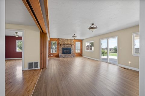 Tiny photo for 547 SW Bear Drive, Madras, OR 97741 (MLS # 220210971)