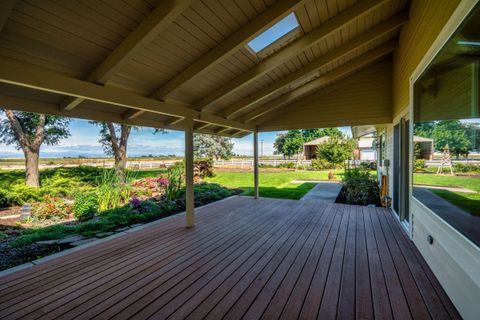 Tiny photo for 547 SW Bear Drive, Madras, OR 97741 (MLS # 220210971)