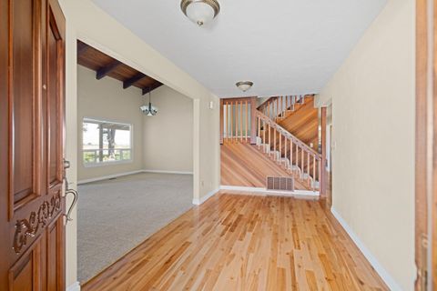 Tiny photo for 547 SW Bear Drive, Madras, OR 97741 (MLS # 220210971)